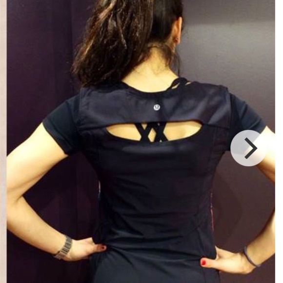 🌸 Lululemon Lightened Up Secret Garden Short Sleeve Top • Size 10 - Picture 2 of 7